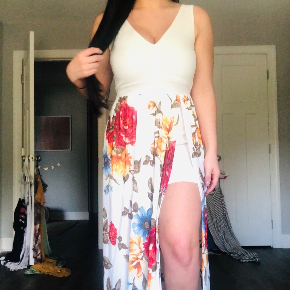 White Dress (PICTURES DONT DO IT JUSTICE!)